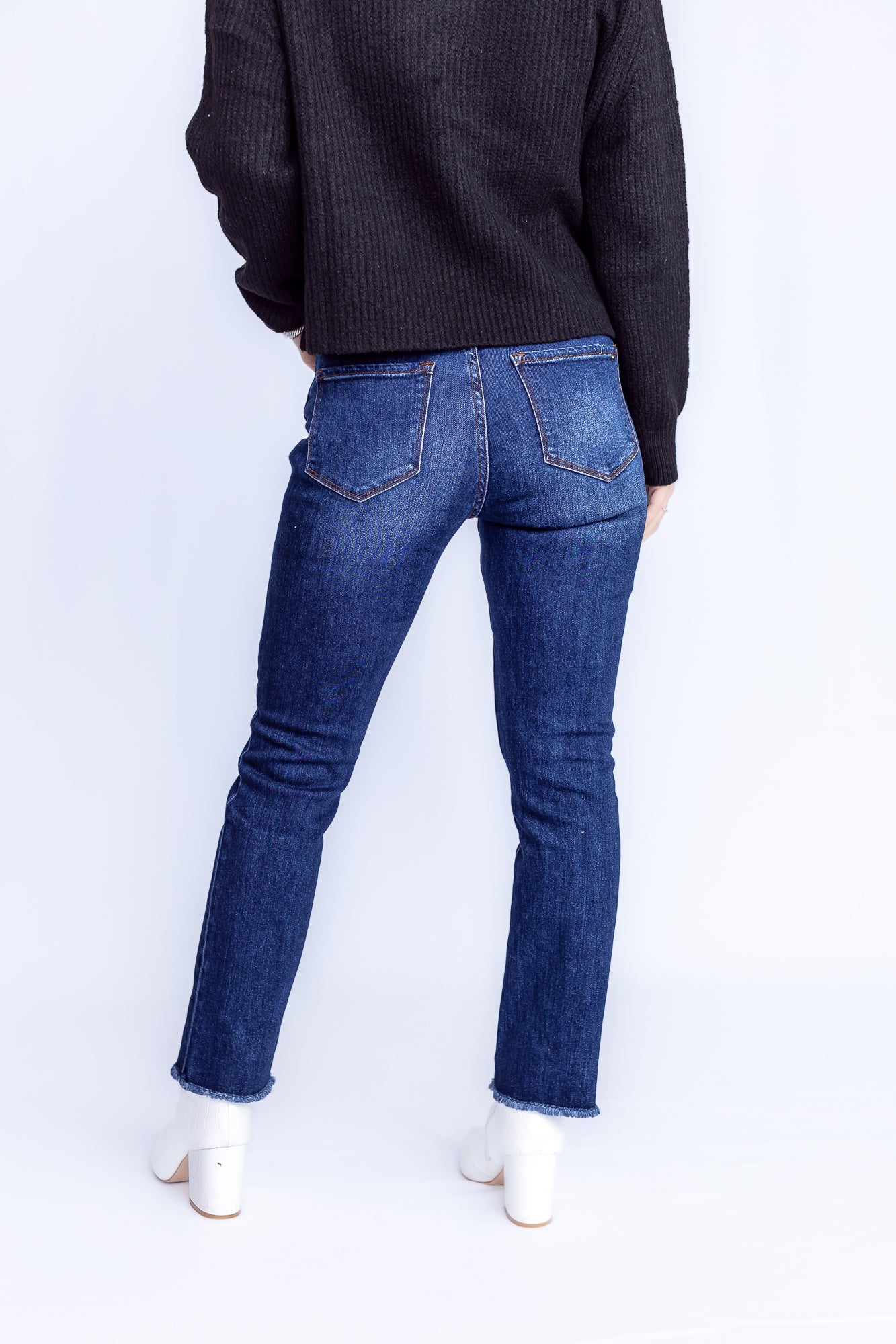 The Classic High Rise Straight crop Dark Denim- P29