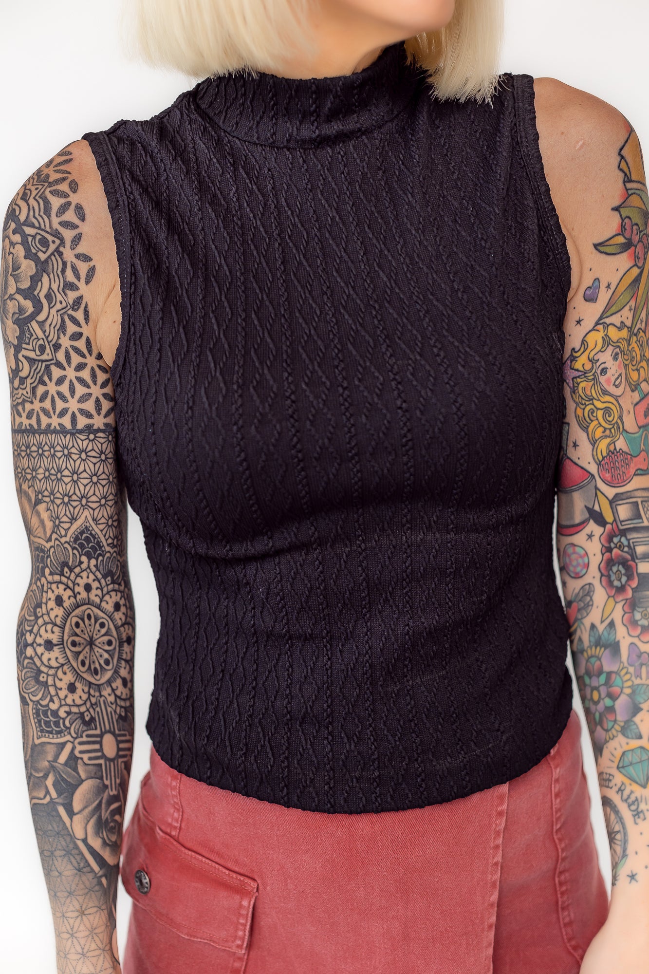 Classy Lady Sleeveless Mock Neck Textured Knit Top Black -T70