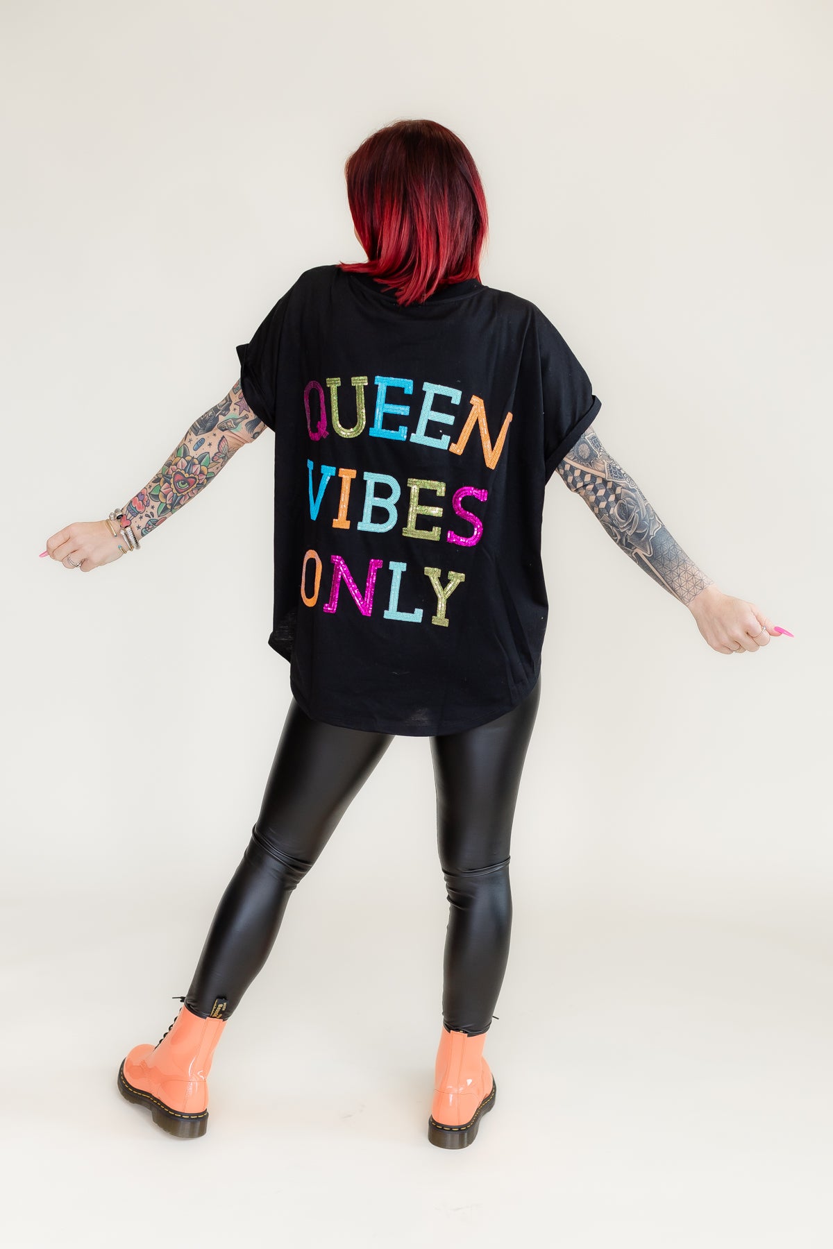 Queen Vibes Only - T219