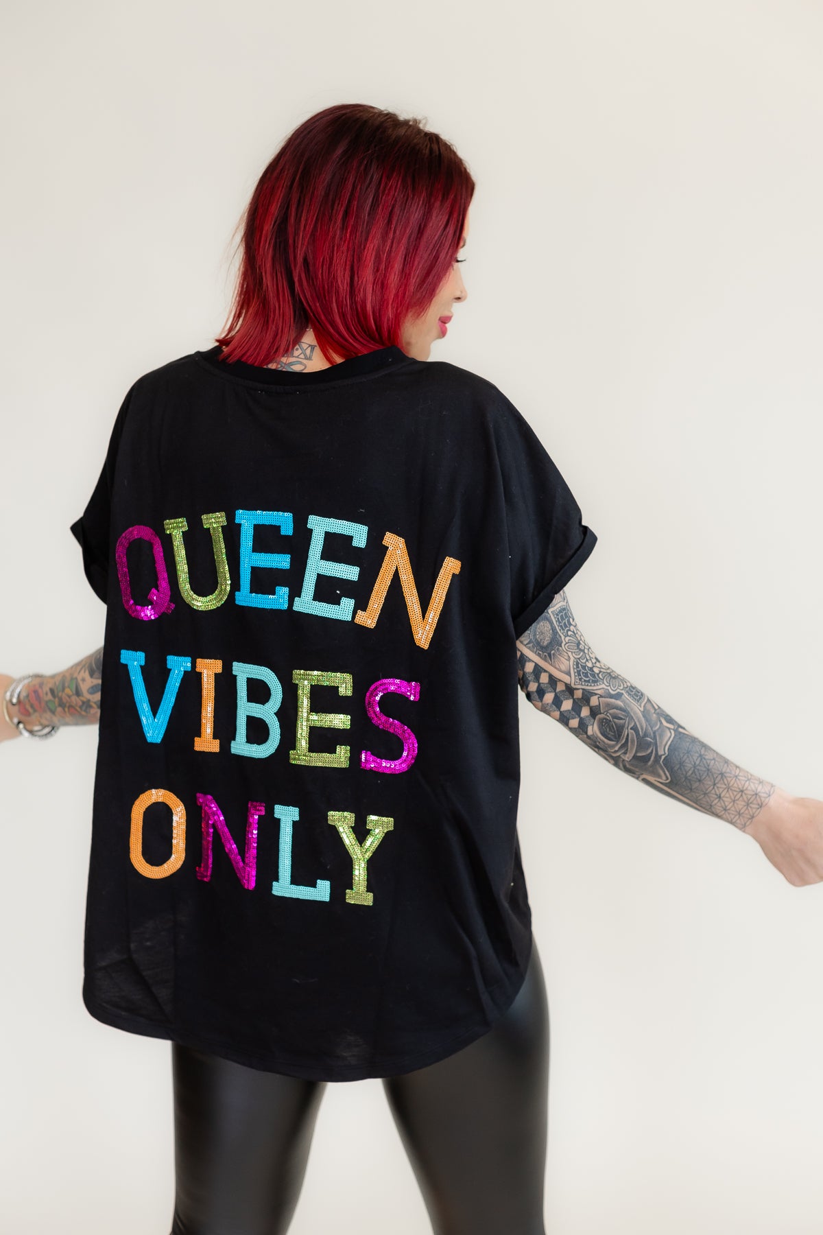 Queen Vibes Only - T219