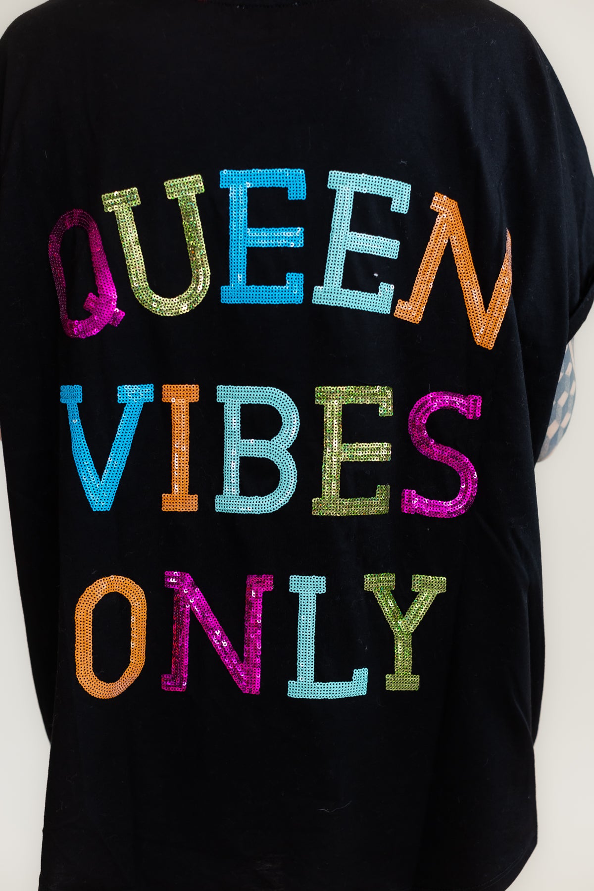 Queen Vibes Only - T219