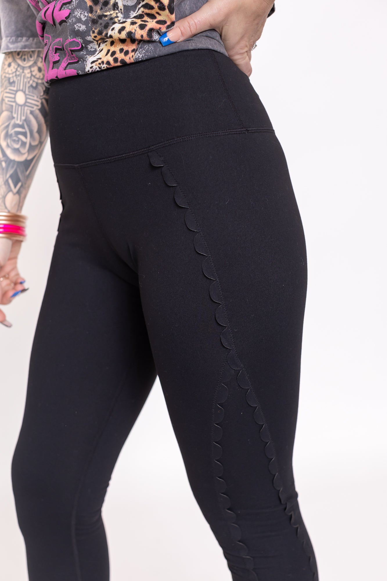 Legging Lover Black Scalloped side Leggings -P27