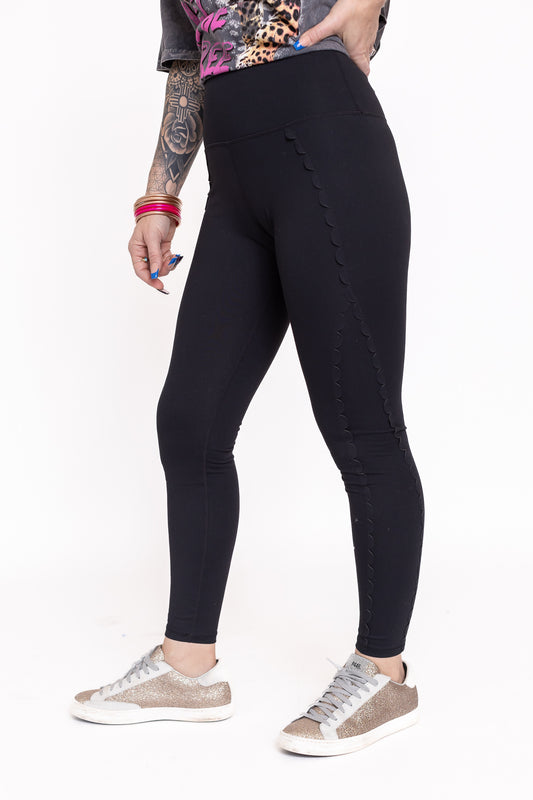 Legging Lover Black Scalloped side Leggings -P27