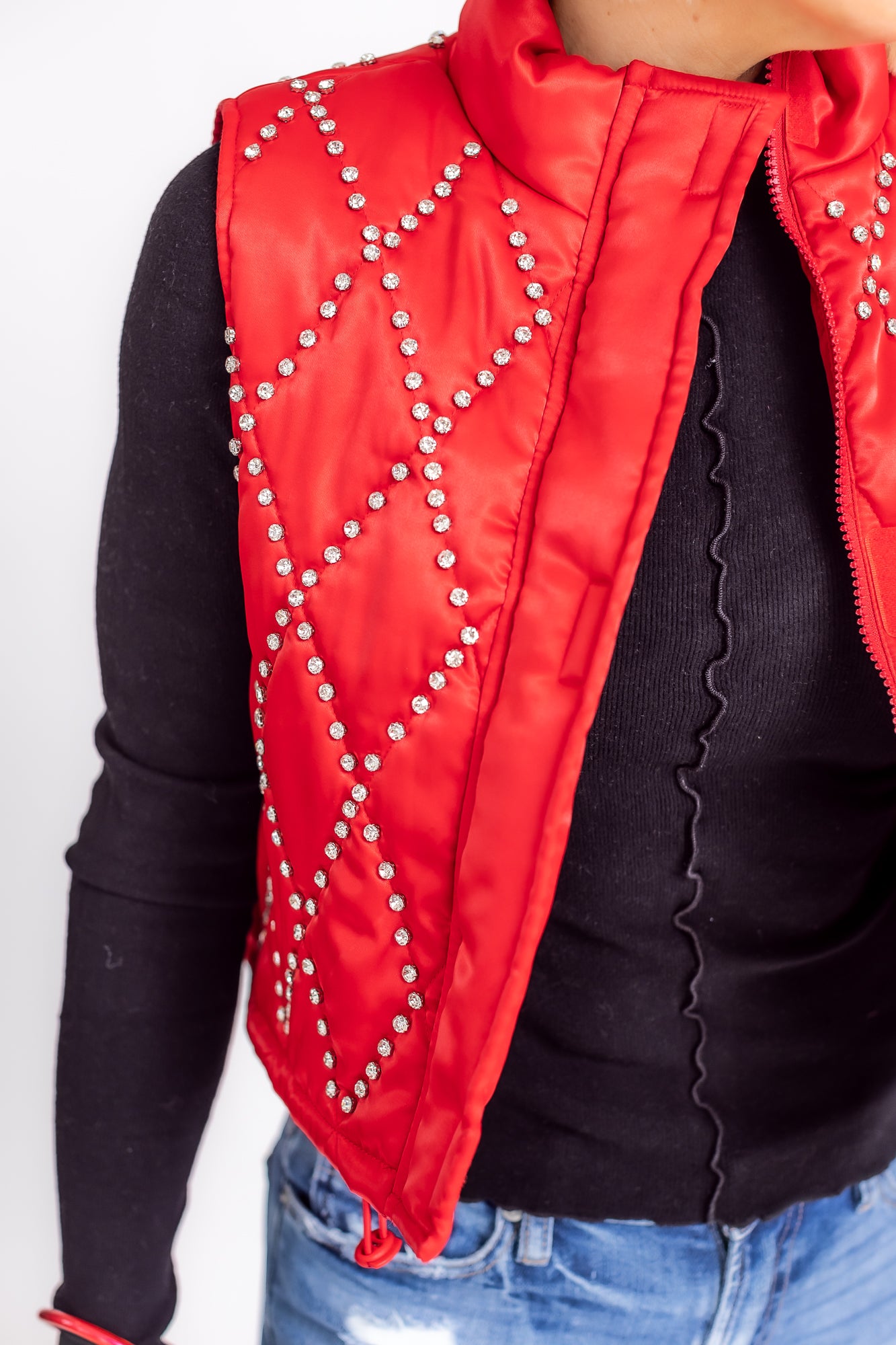 Queen Of Diamonds Red Cropped Diamond Puffer Vest -O16