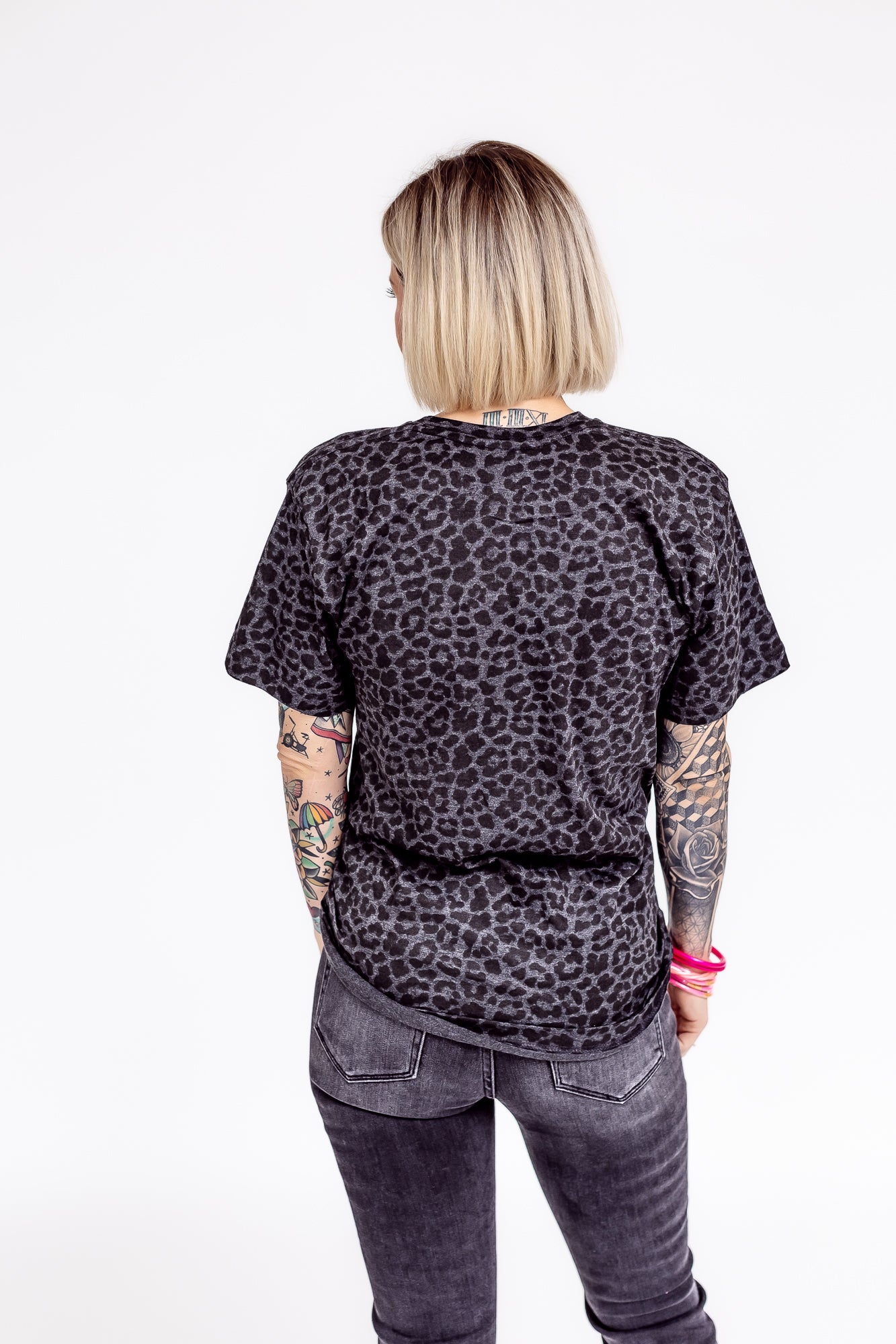 Cool Mom Black Graphic Tee with Leopard Print -T112