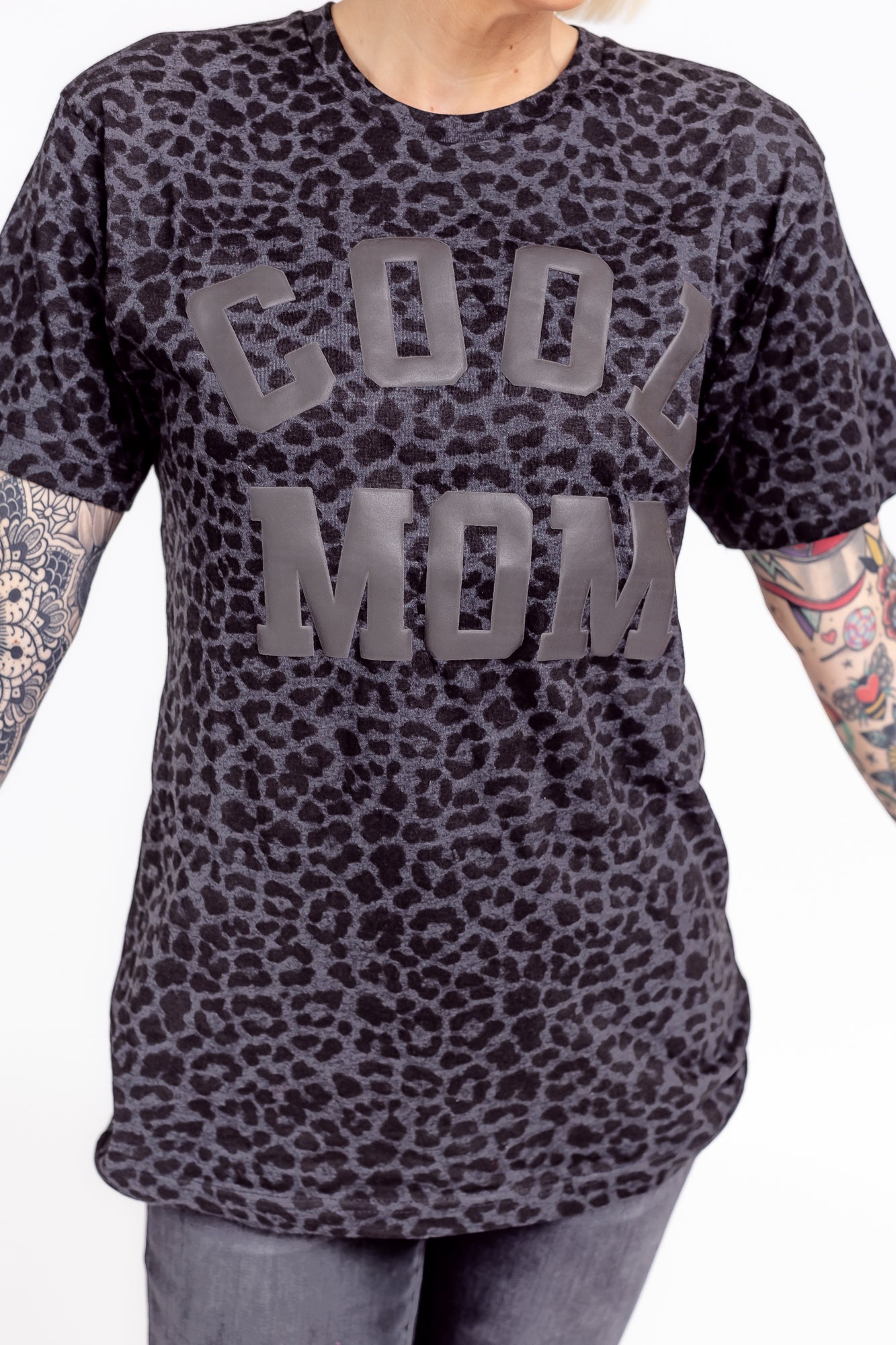 Cool Mom Black Graphic Tee with Leopard Print -T112