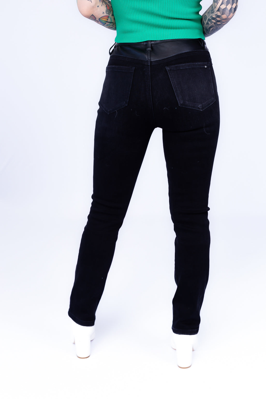 Perfectly Posh Black High rise Slim Striaght 7/8 Jean